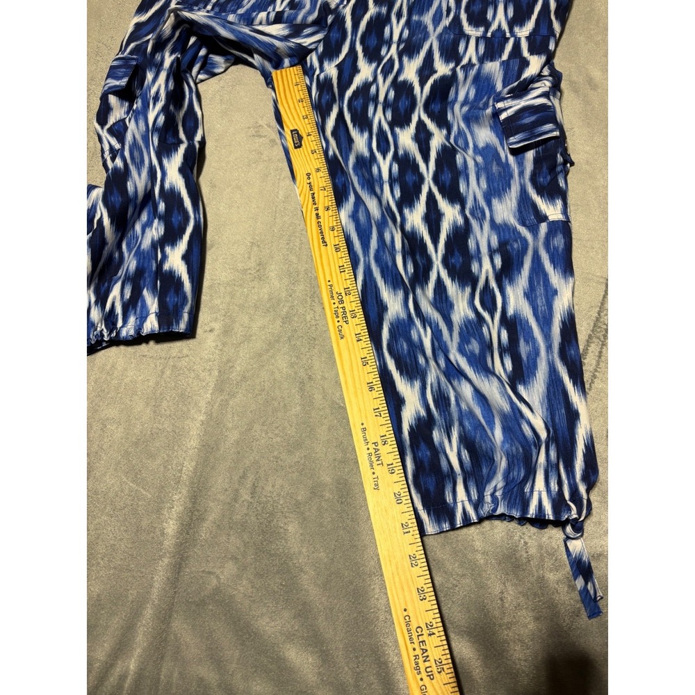 Chicos Zenergy Womens Size 2 (US L) Blue White Ikat Cargo Pants 570232199 Wear - Picture 8 of 14